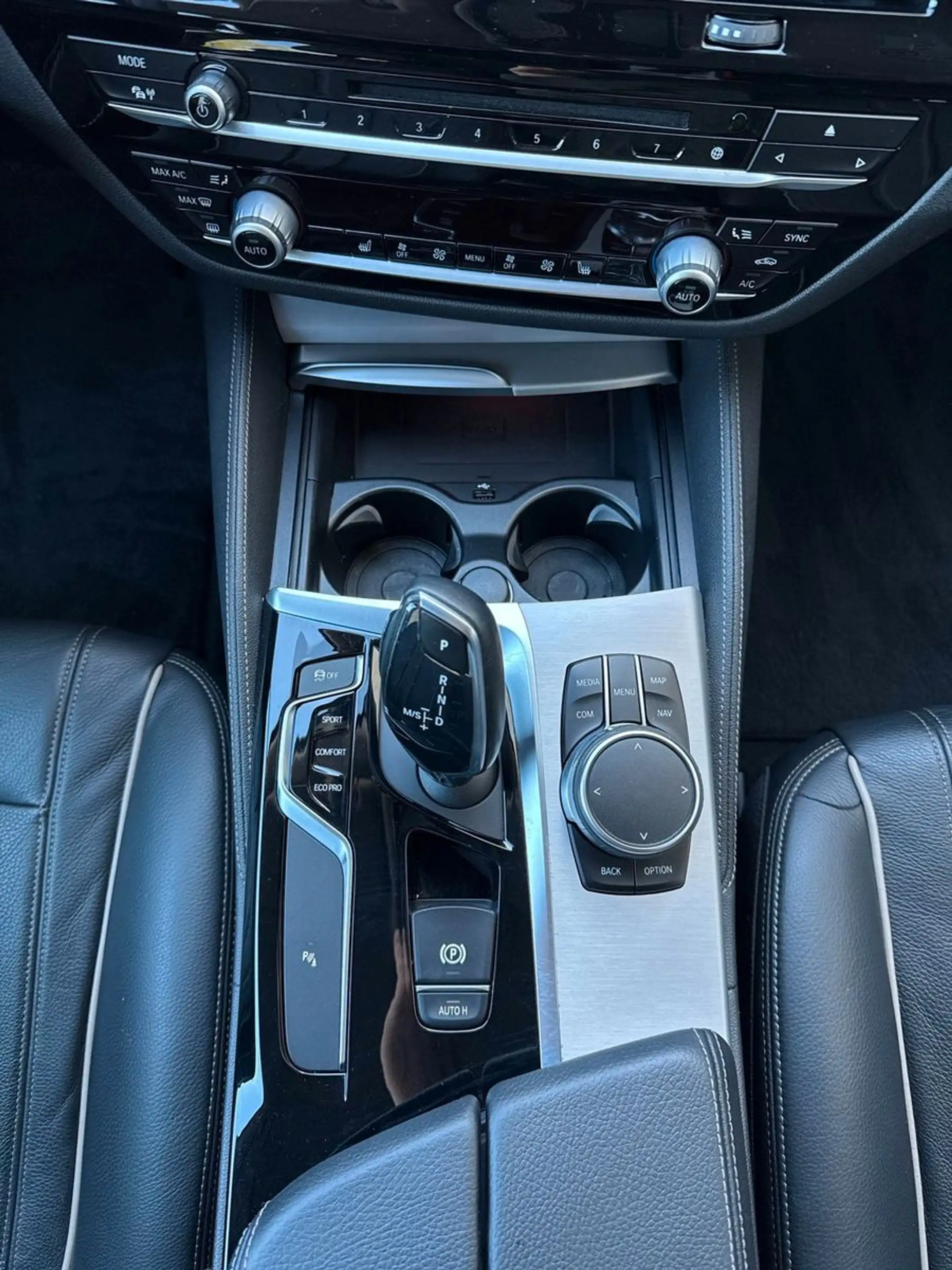 BMW 540 i Touring xDrive Luxury Line 8-FACH/SHZ — photo 12