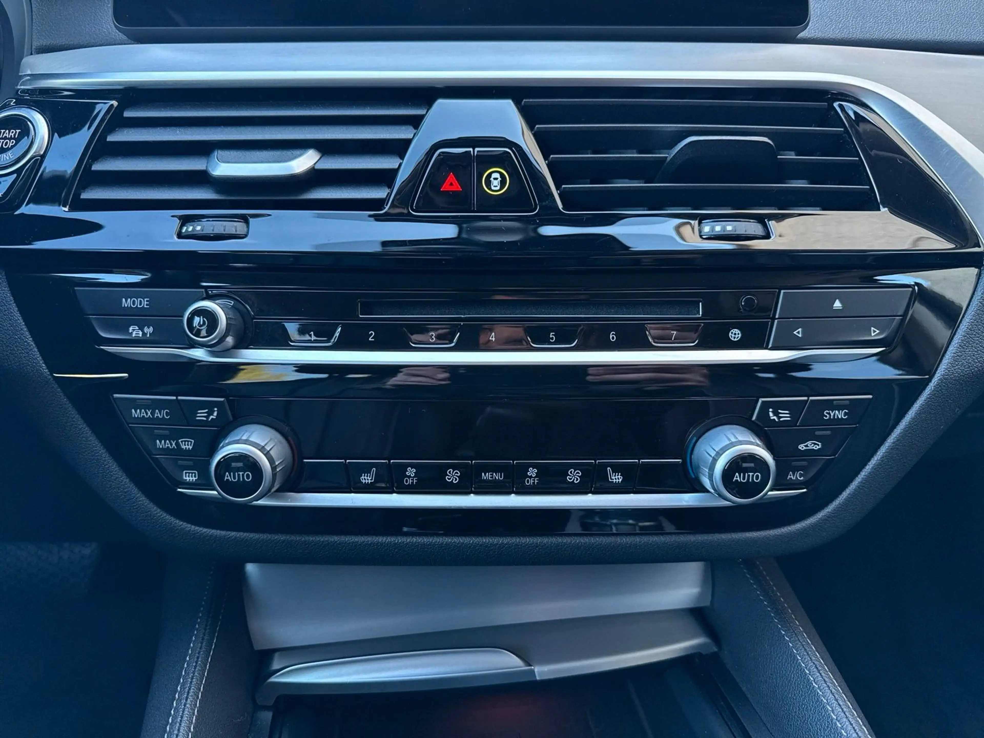 BMW 540 i Touring xDrive Luxury Line 8-FACH/SHZ — photo 15