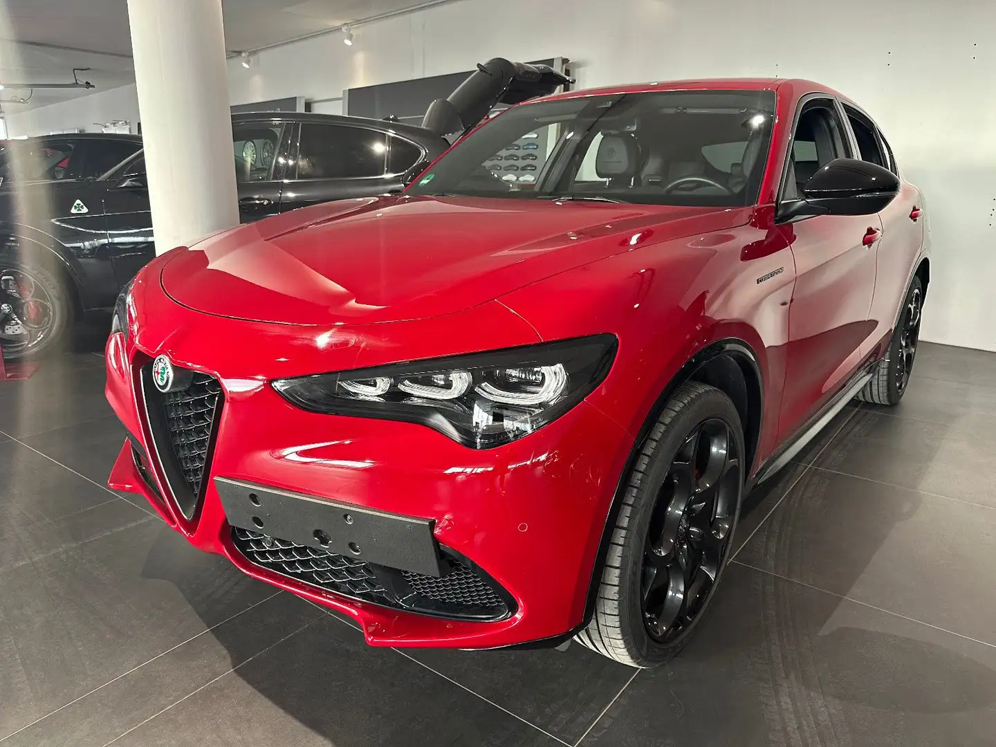 Alfa Romeo Stelvio STELVIO MY23 COMPETIZIONE 2.0 TURBO Rojo - 1