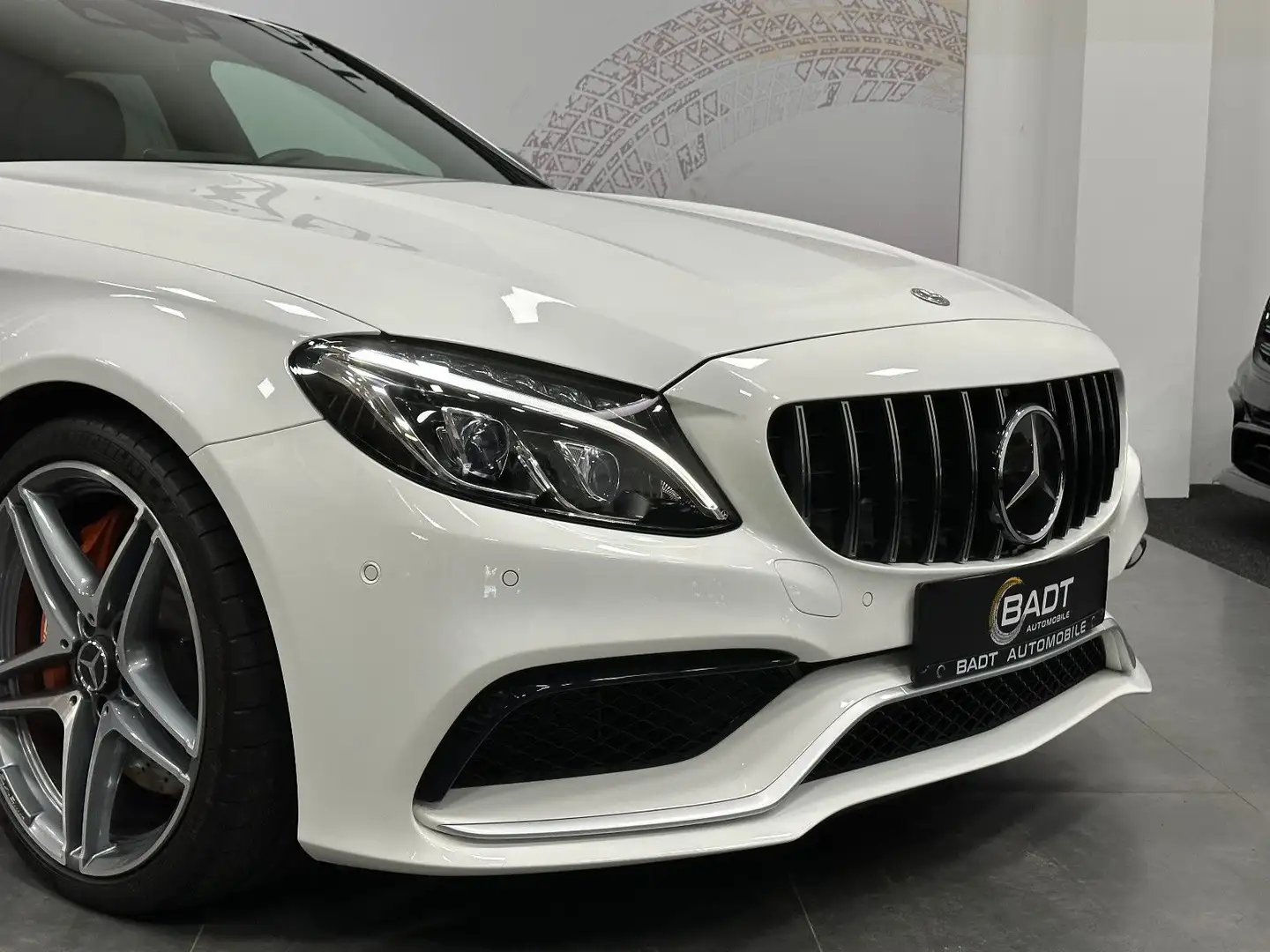 Mercedes-Benz C 63 AMG *HUD*DTR*MEMORY*BURMESTER*NO OPF* Weiß - 2