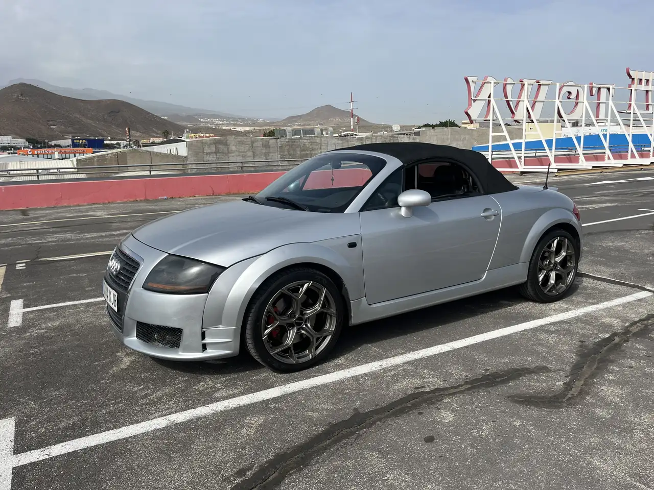 Audi TT Roadster 1.8T, foto 2