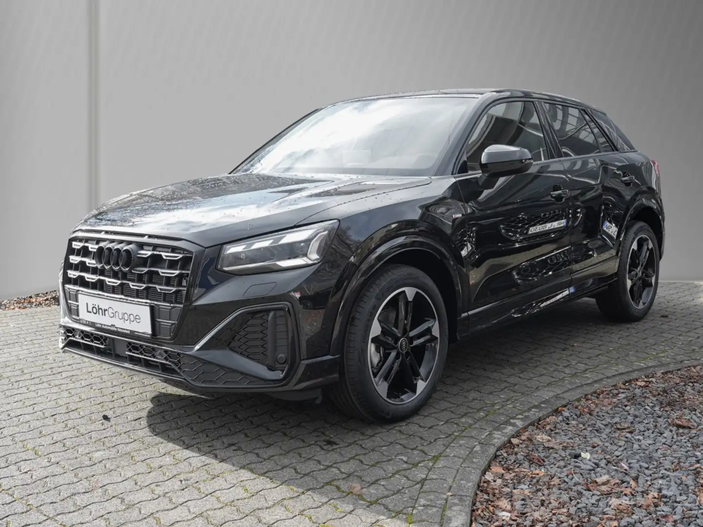 Audi Q2 35 TFSI S line Schwarz - 2