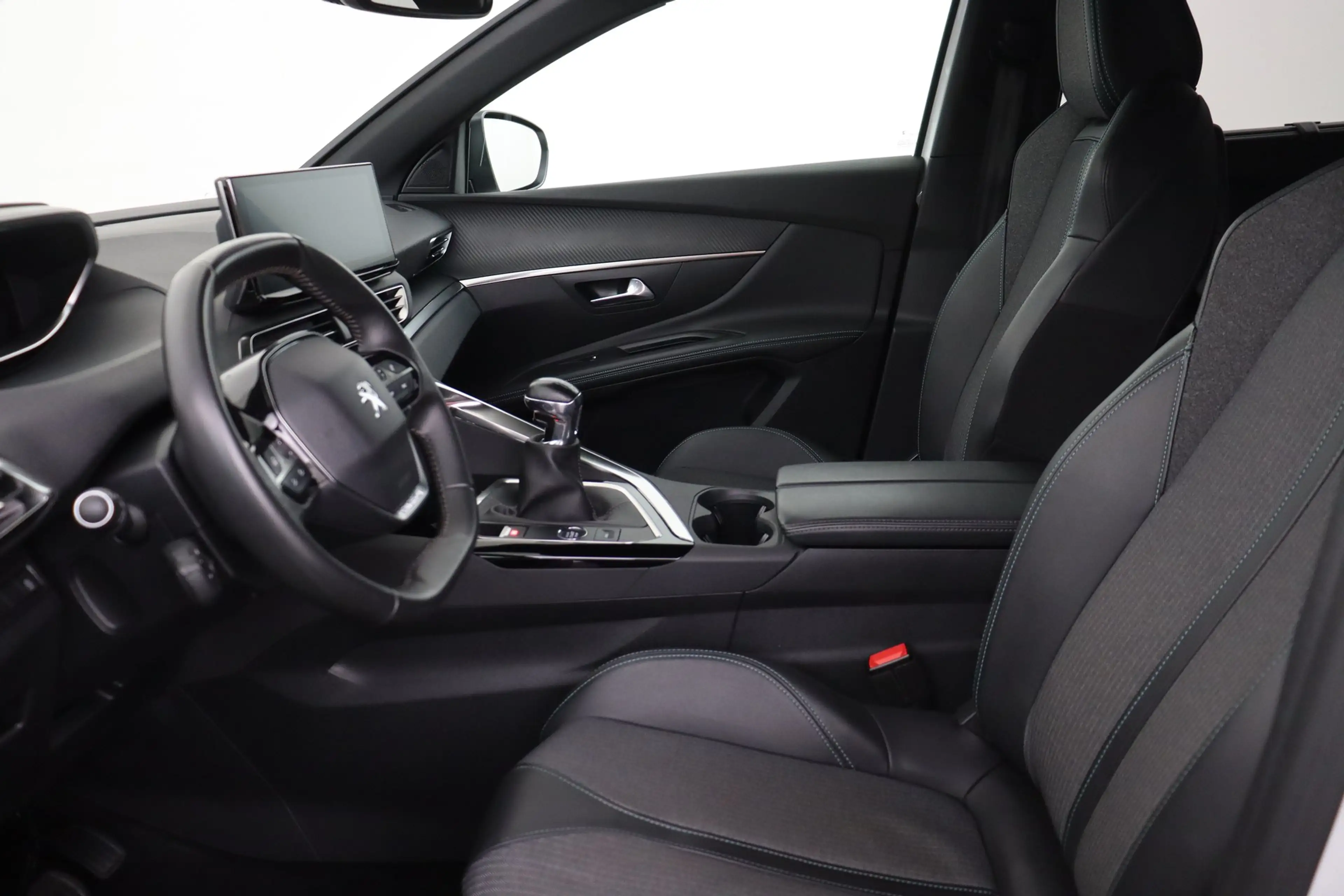 Peugeot 5008 ACTIVE + 7PL. + CARPLAY + GPS + CAMERA + PDC + CRU — photo 10