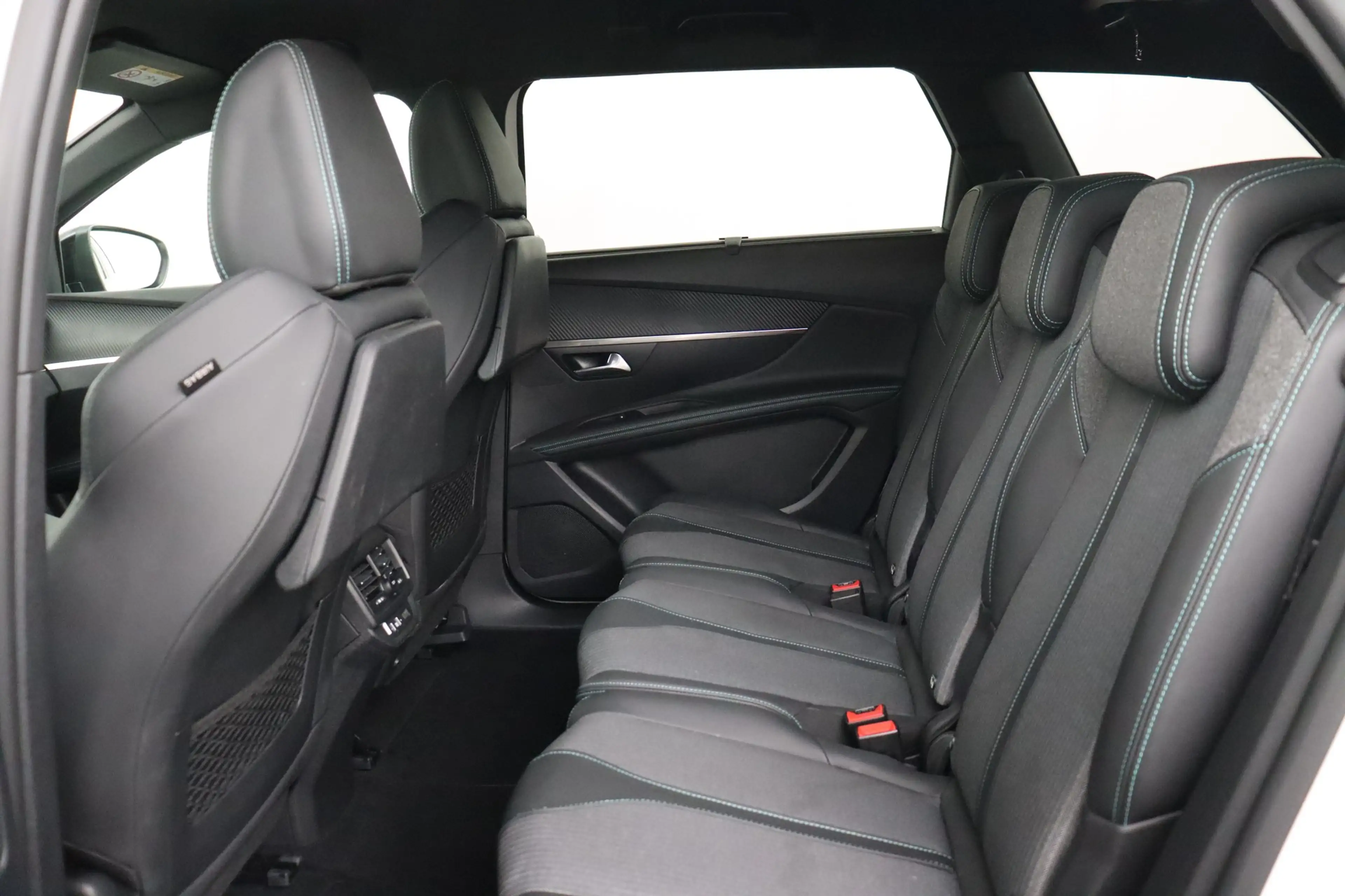 Peugeot 5008 ACTIVE + 7PL. + CARPLAY + GPS + CAMERA + PDC + CRU — photo 13