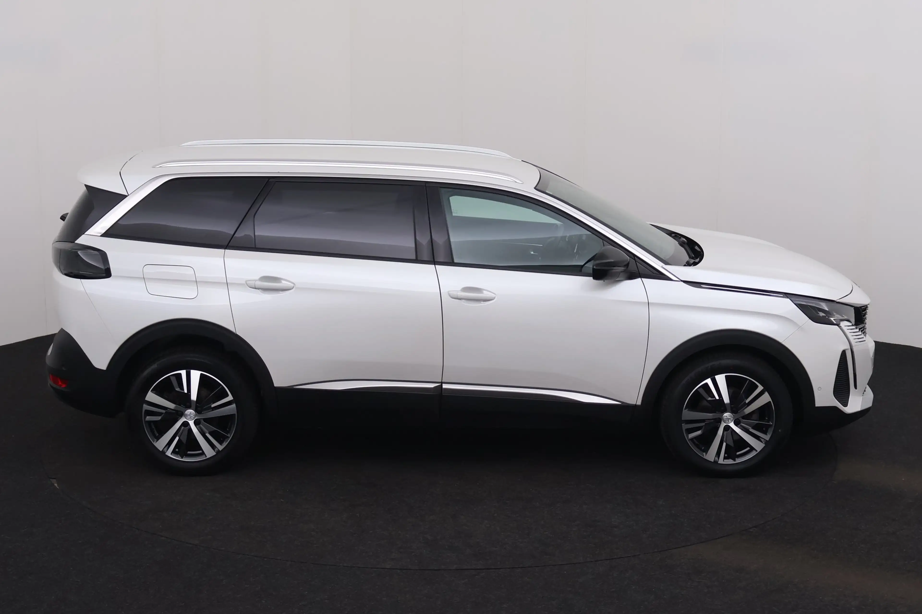 Peugeot 5008 ACTIVE + 7PL. + CARPLAY + GPS + CAMERA + PDC + CRU — photo 5