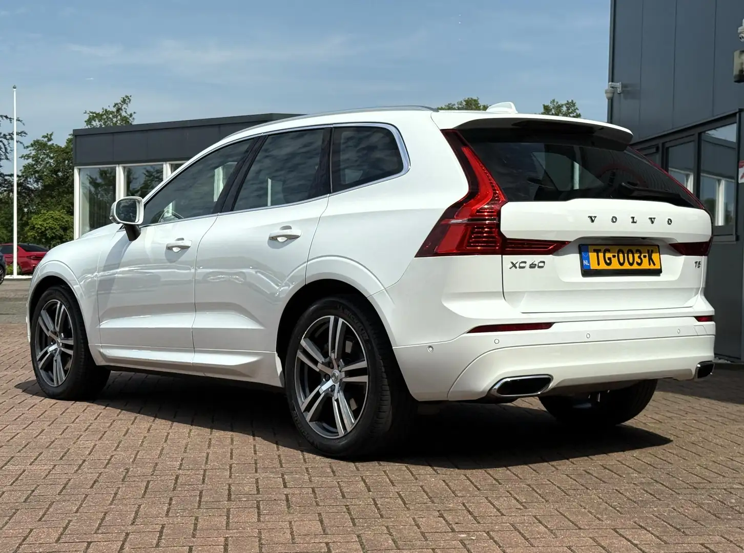 Volvo XC60 2.0 T5 Momentum / NL-auto / 44dkm / Vol Blanc - 2