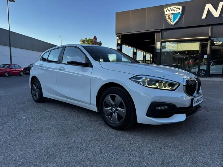 BMW Serie 1 2019, foto 21
