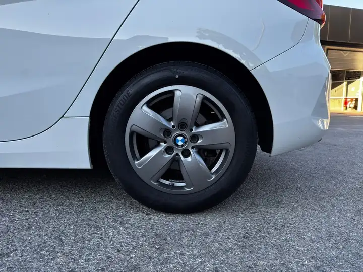 BMW Serie 1 2019, foto 31