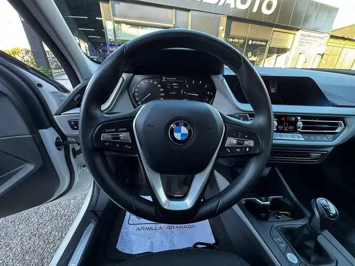 BMW Serie 1 2019, foto 29