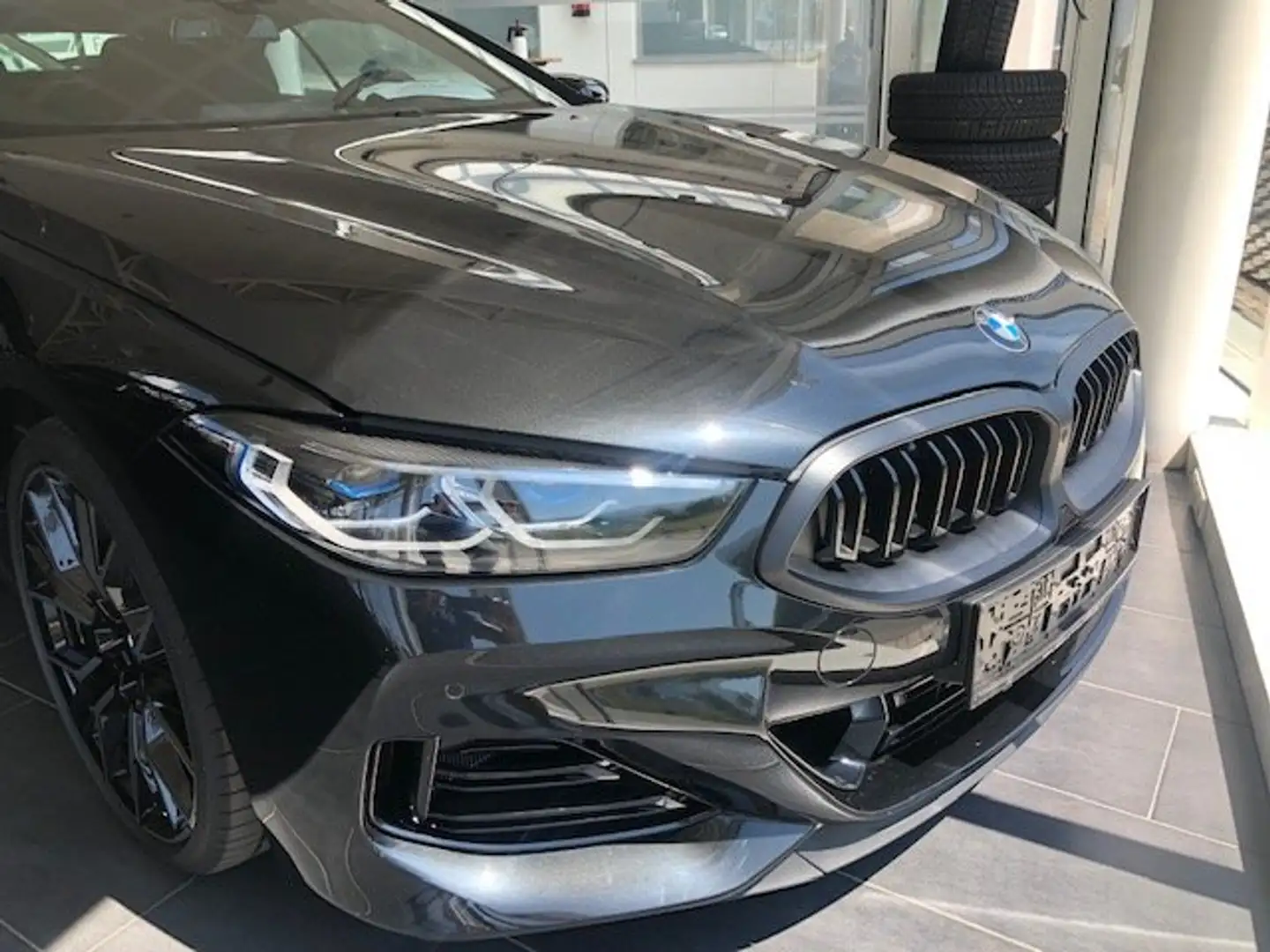 BMW M850 i xDRIVE CABRIO/M-PERFORM/HUD/LASER/20"/DRIVE-ASS Schwarz - 2