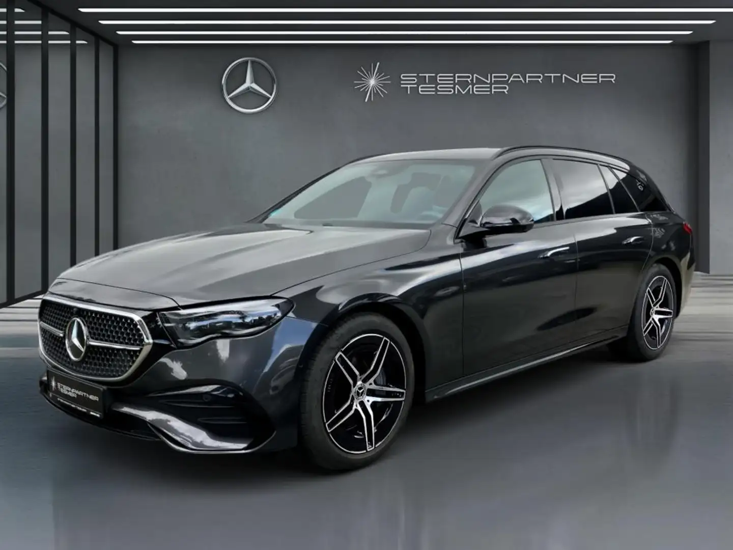 Mercedes-Benz E 450 4M T AMG Night MBUX Memory AHK 360° Distr. Grau - 2