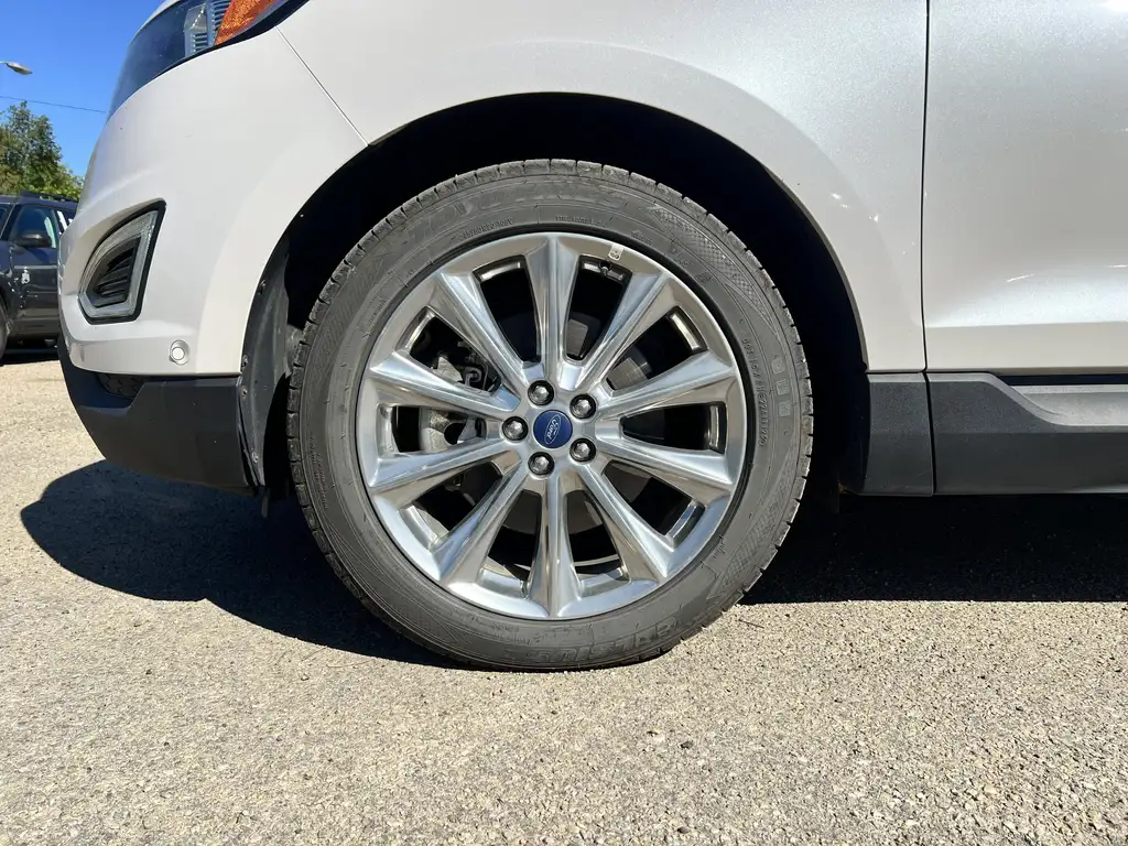 2017 Ford Edge Titanium | Adaptive Steering | Climate Seats | Tow — photo 4