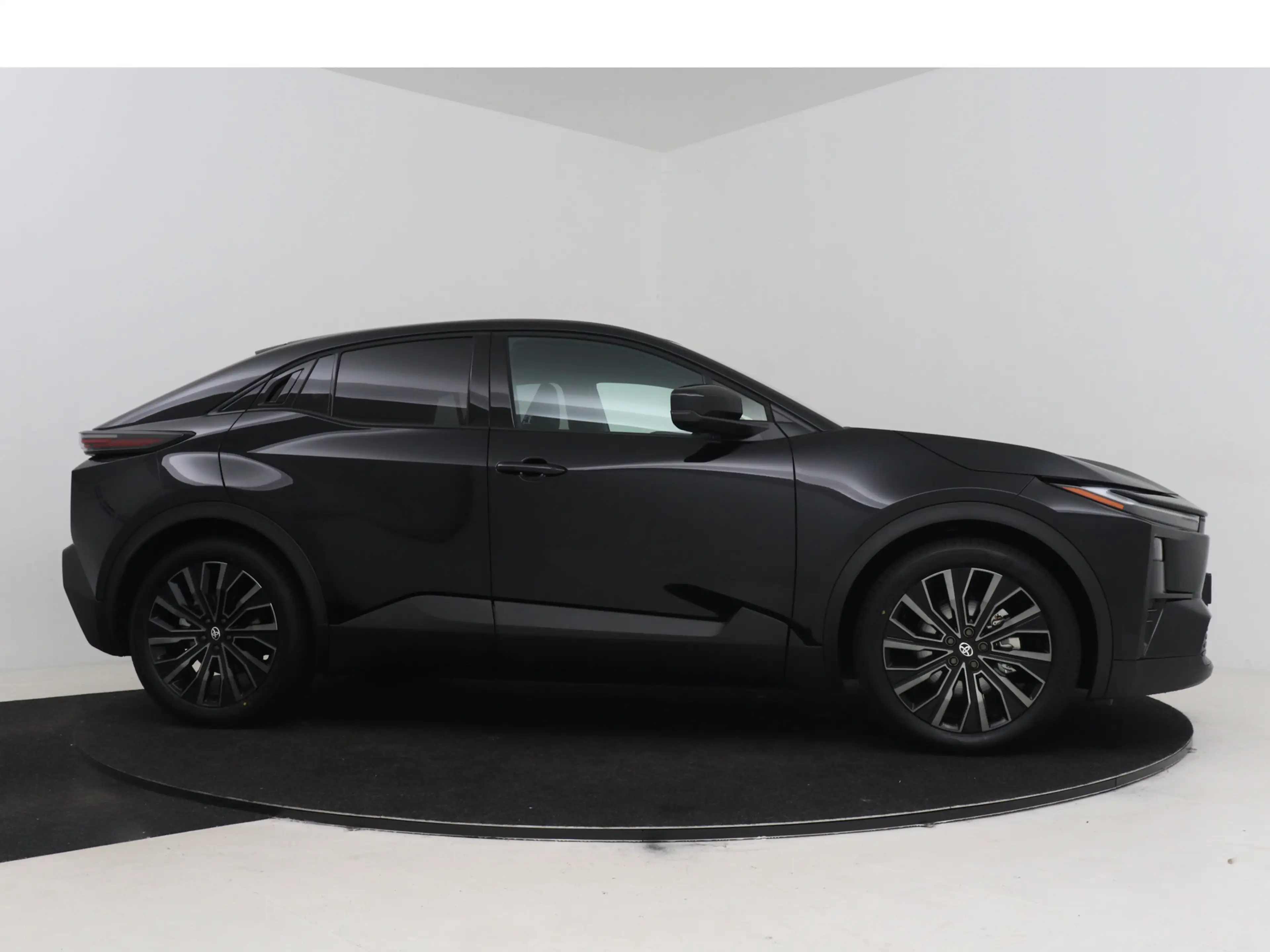 Toyota C-HR+ First Edition 77 kWh — photo 14