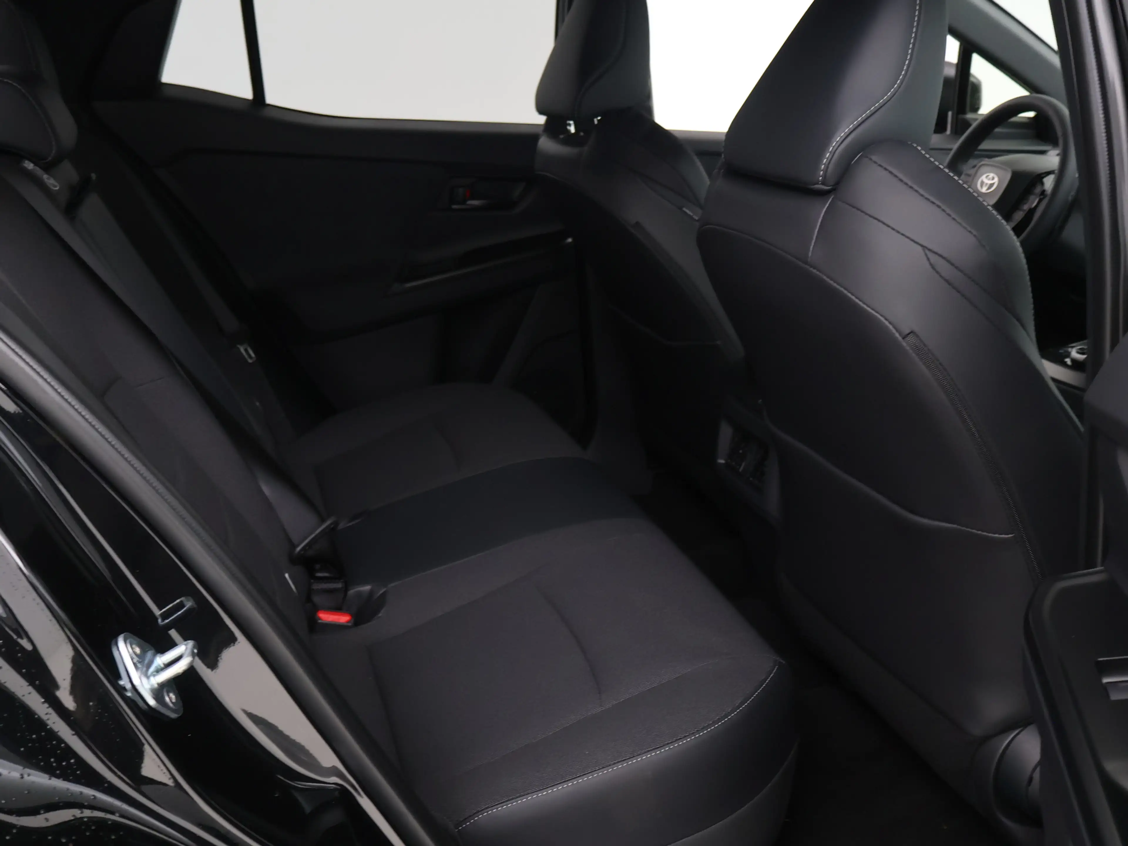 Toyota C-HR+ First Edition 77 kWh — photo 21