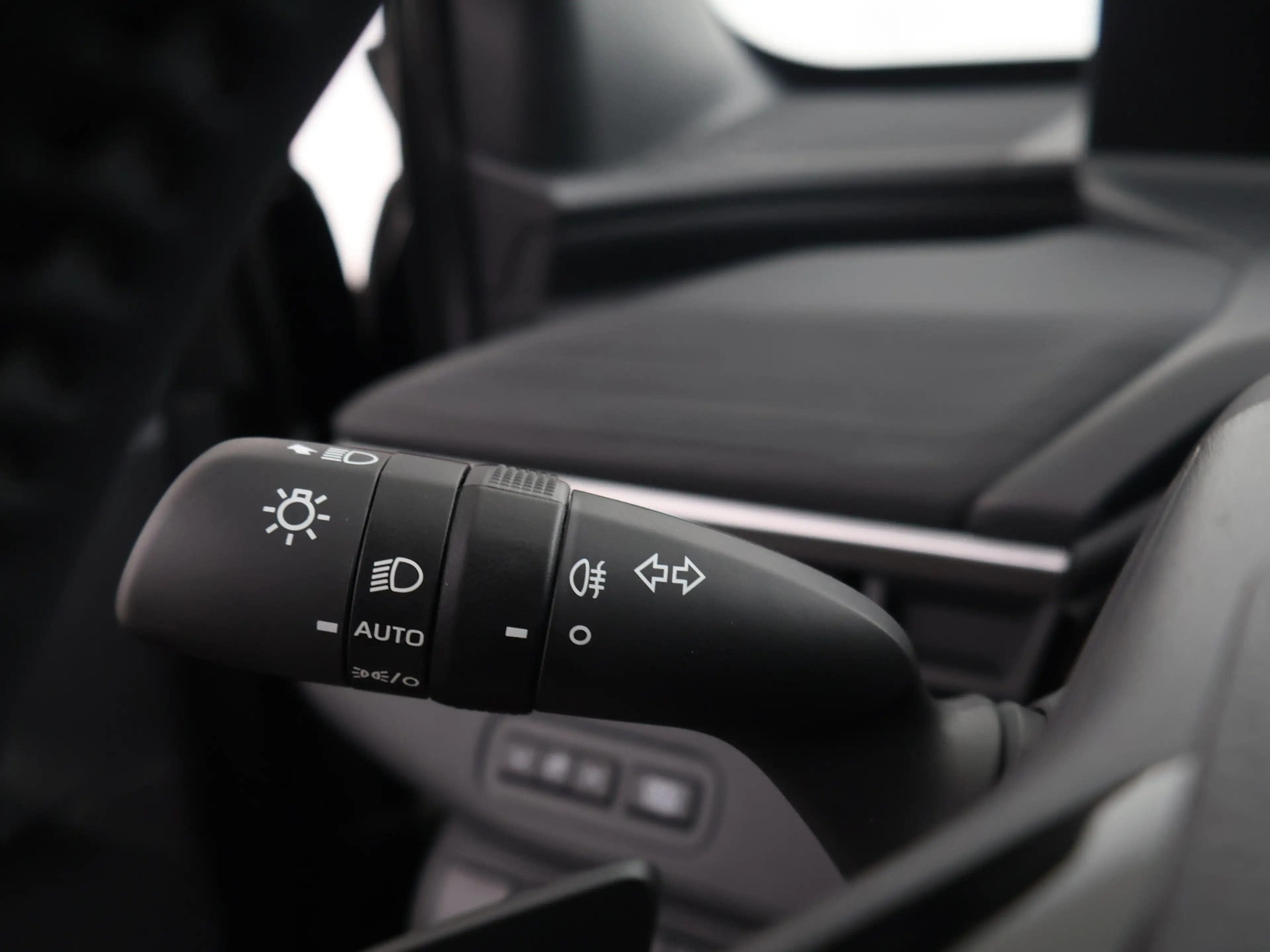 Toyota C-HR+ First Edition 77 kWh — photo 13
