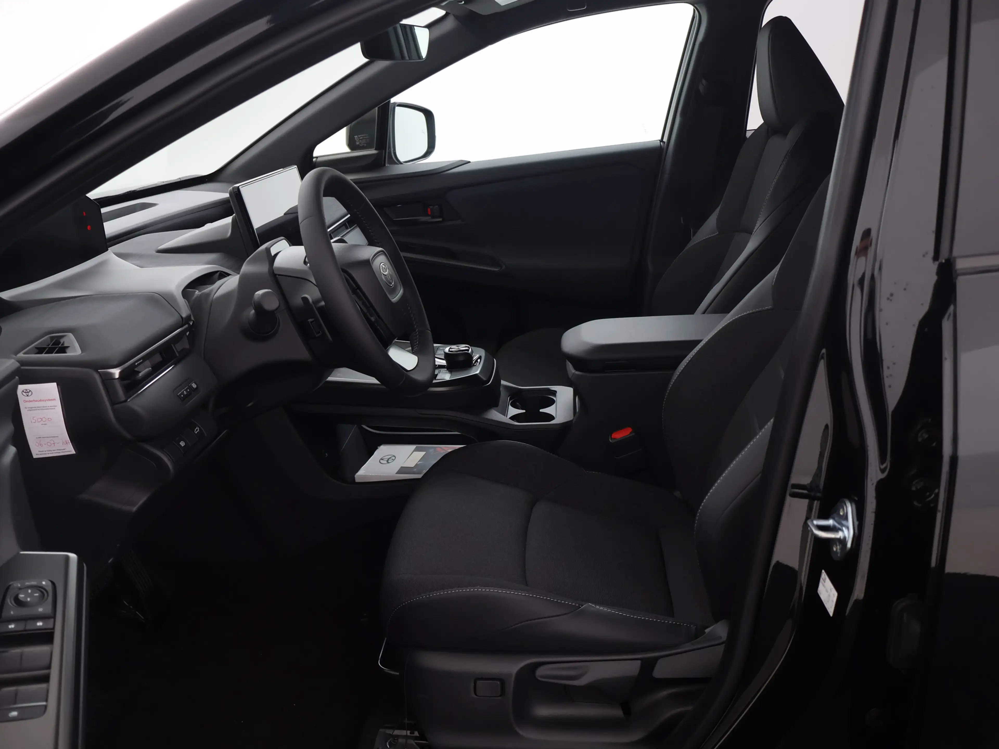 Toyota C-HR+ First Edition 77 kWh — photo 11