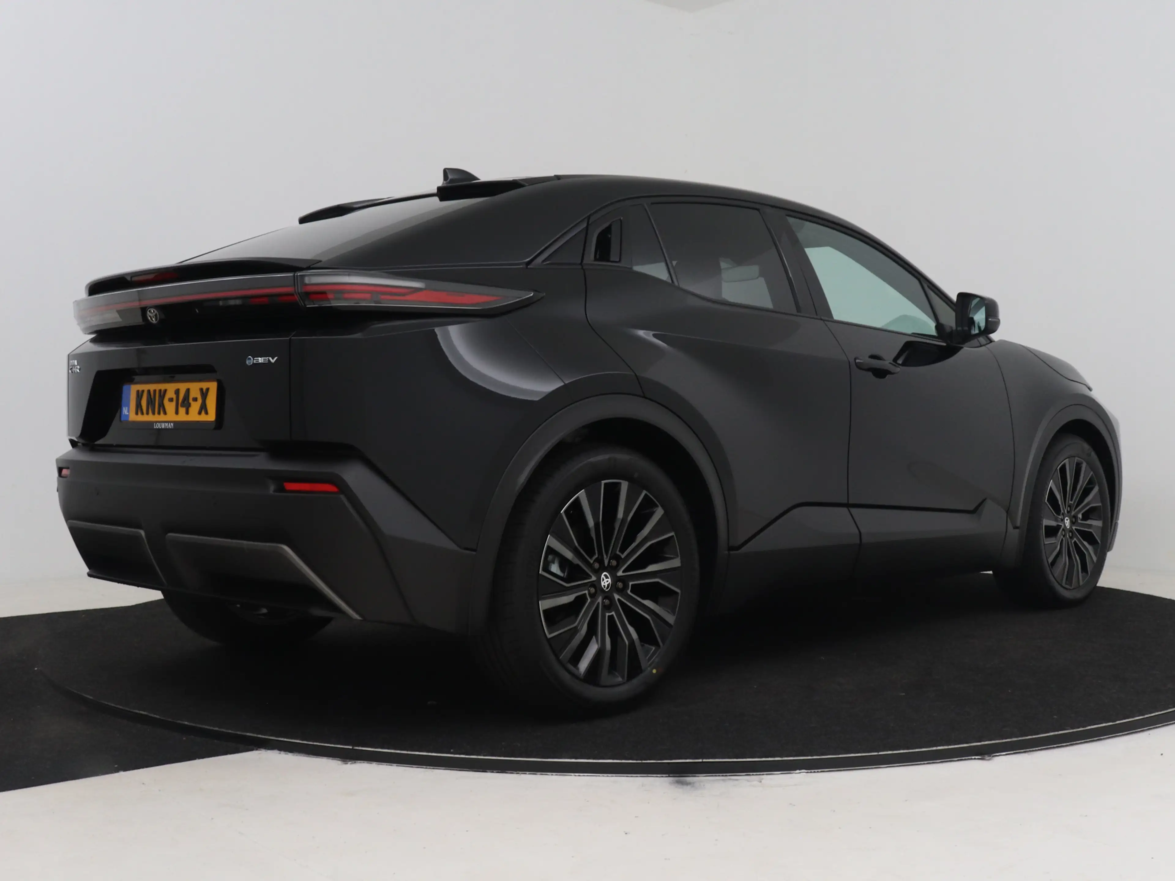 Toyota C-HR+ First Edition 77 kWh — photo 2