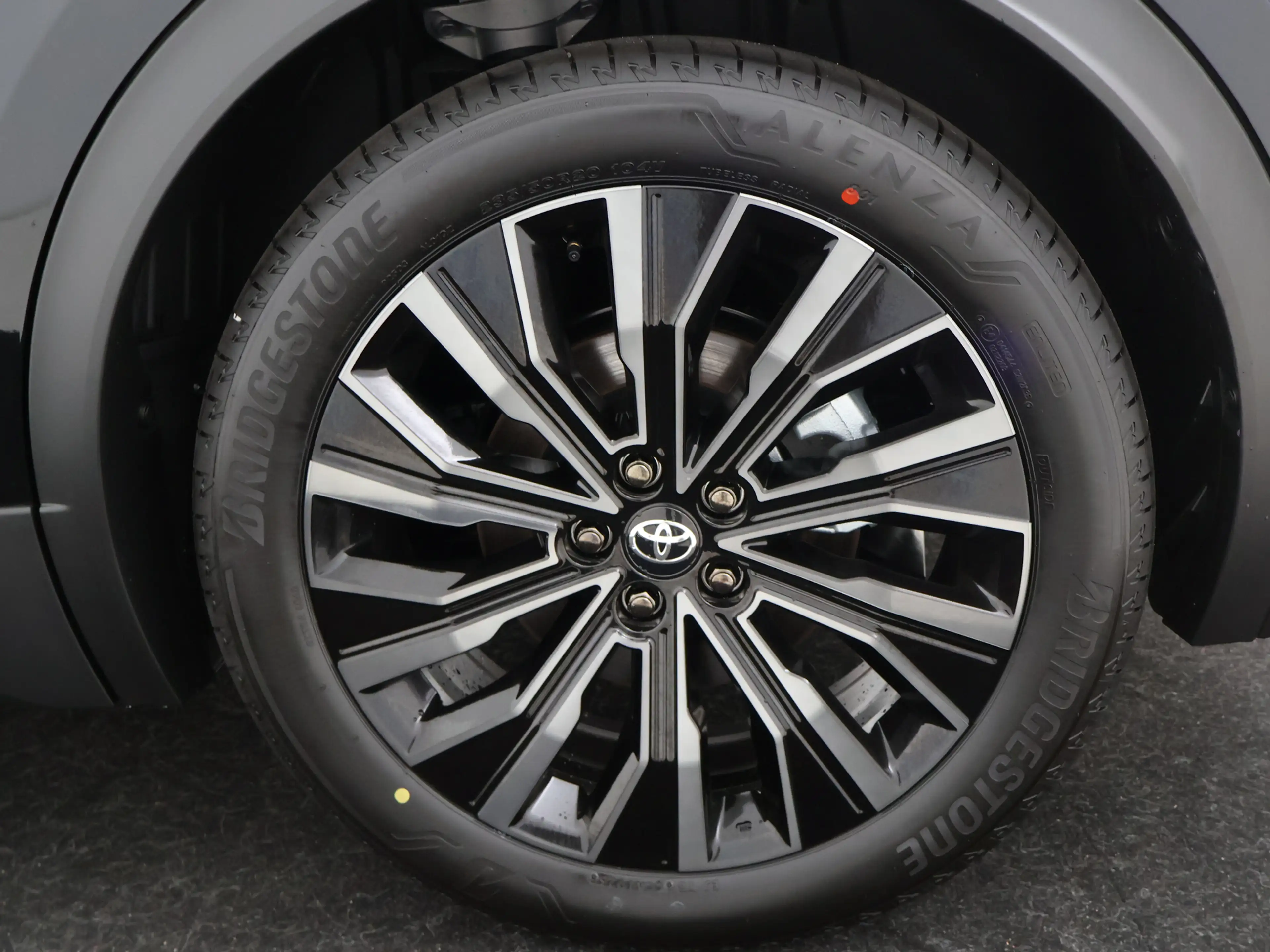 Toyota C-HR+ First Edition 77 kWh — photo 31