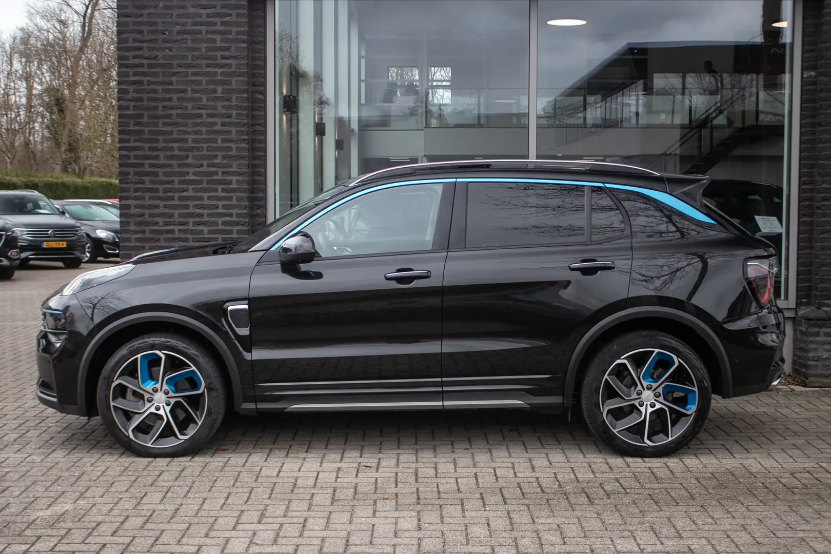 Lynk & Co 01 1.5 | pano schuif- k dak | prem. audio | trekhaak Schwarz - 2