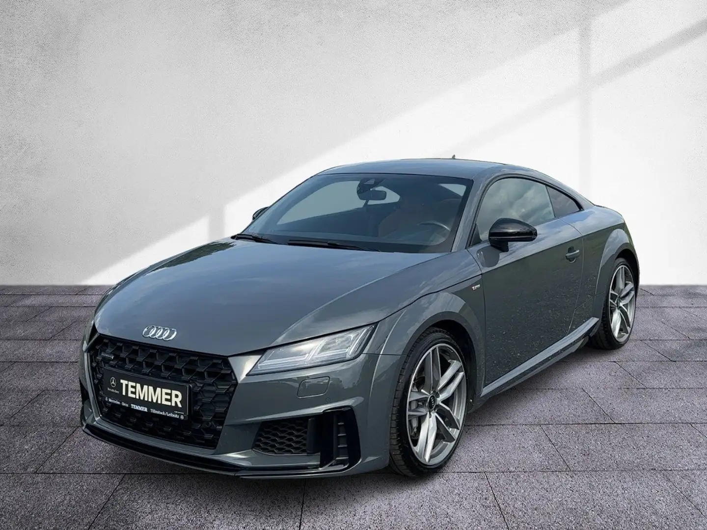 Audi TT Coupe 45 TFSI quattro S-line Matrix RKam Grau - 2
