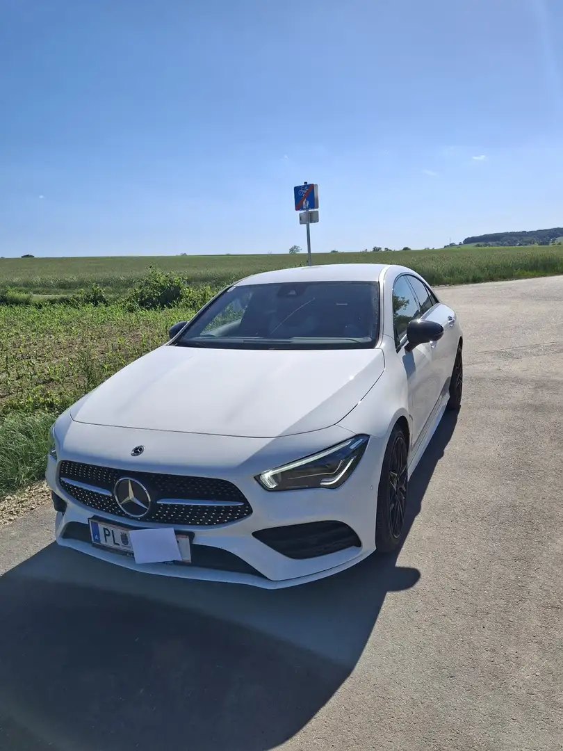 Mercedes-Benz CLA 200 AMG Line Weiß - 2