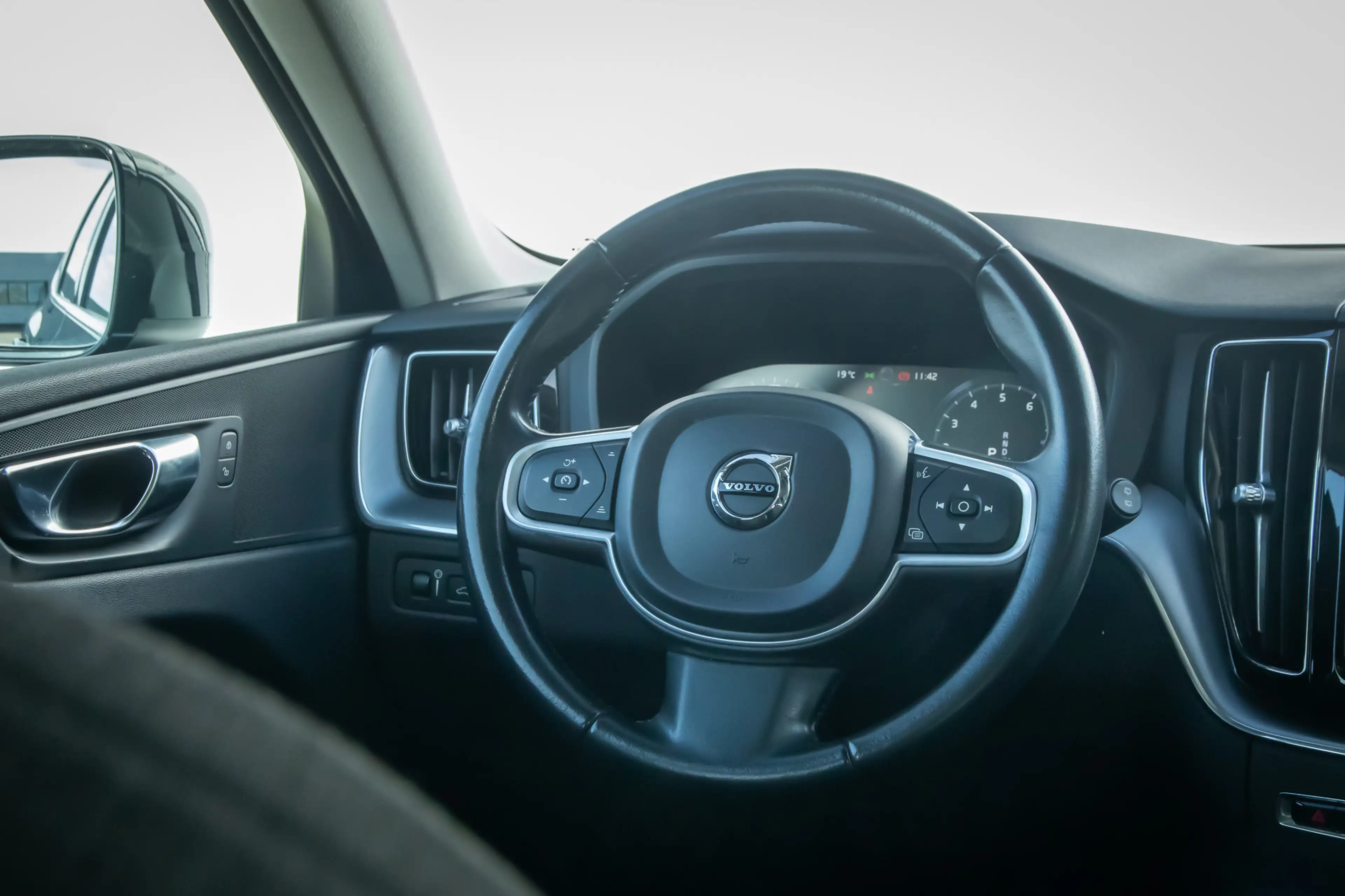 Volvo XC60 2.0 T6 recharge Awd inscription panoramadak | Came — photo 11
