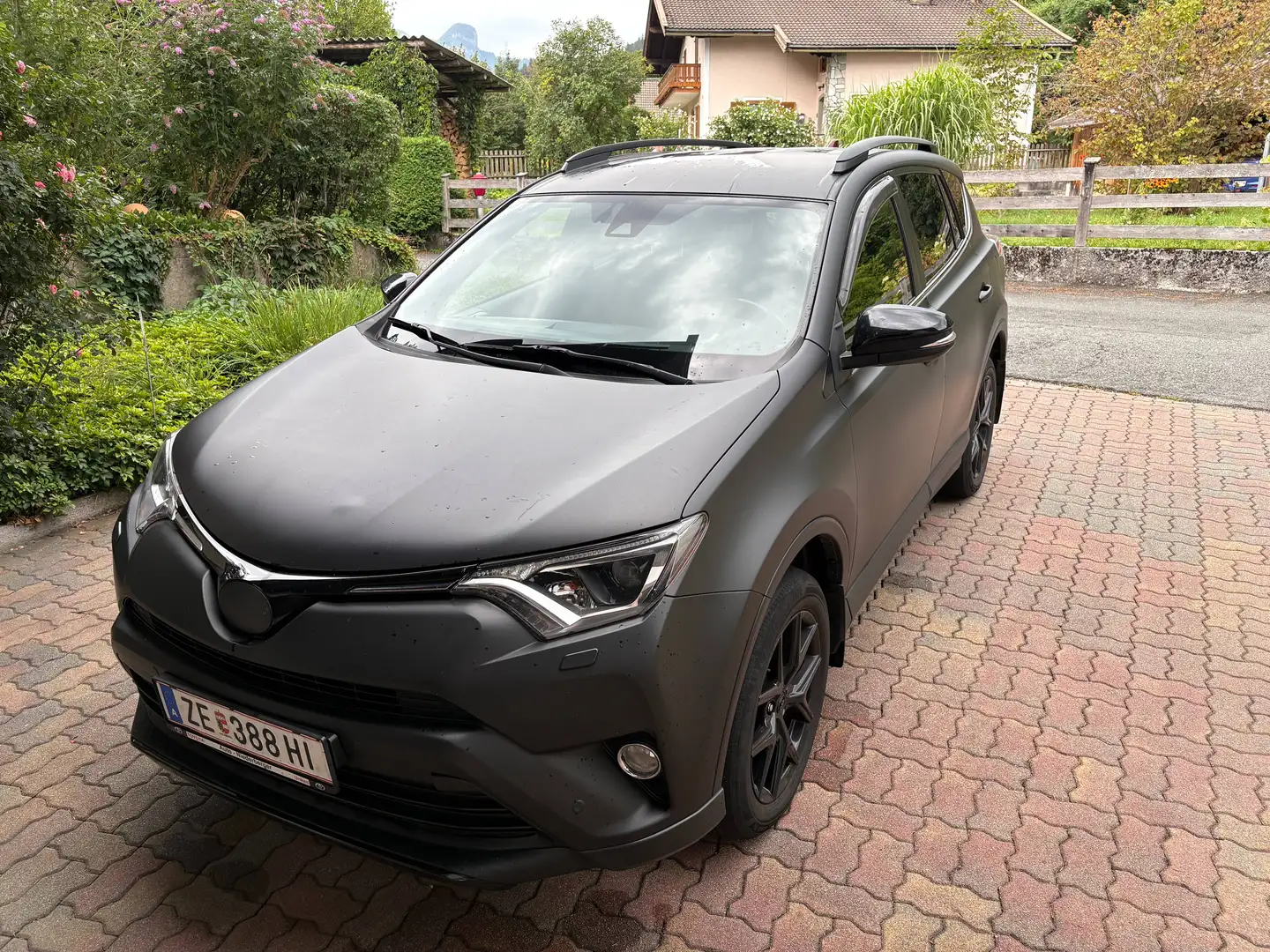 Toyota RAV 4 RAV4 2,5 Hybrid Lounge 4WD Aut. Lounge Schwarz - 2