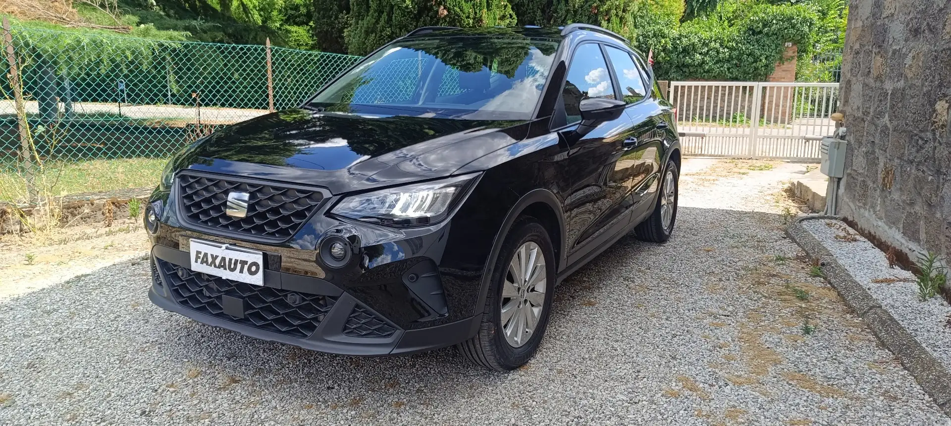 SEAT Arona Arona 2022 1.0 tgi Style 90cv M.Y. 2023 Negro - 2