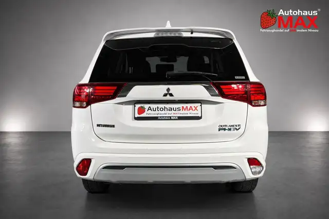 Mitsubishi Outlander view 5