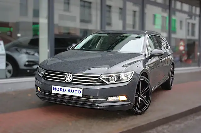 Volkswagen Passat Variant 2.0Tdi  Autom ACCTemp/Pdc/Sitzhzg