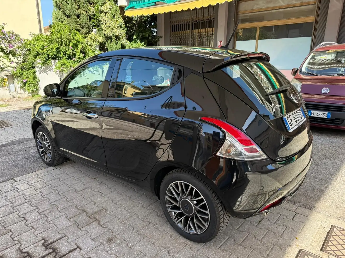 Lancia Ypsilon 1.0 hybrid Platinum s&s 69cv my19 - 2