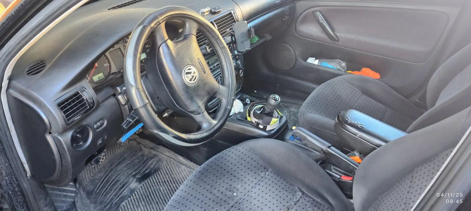 Volkswagen Passat 1896 HP 81 3B Czarny - 2