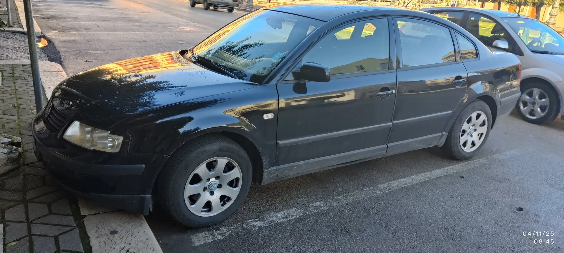 Volkswagen Passat 1896 HP 81 3B Czarny - 1