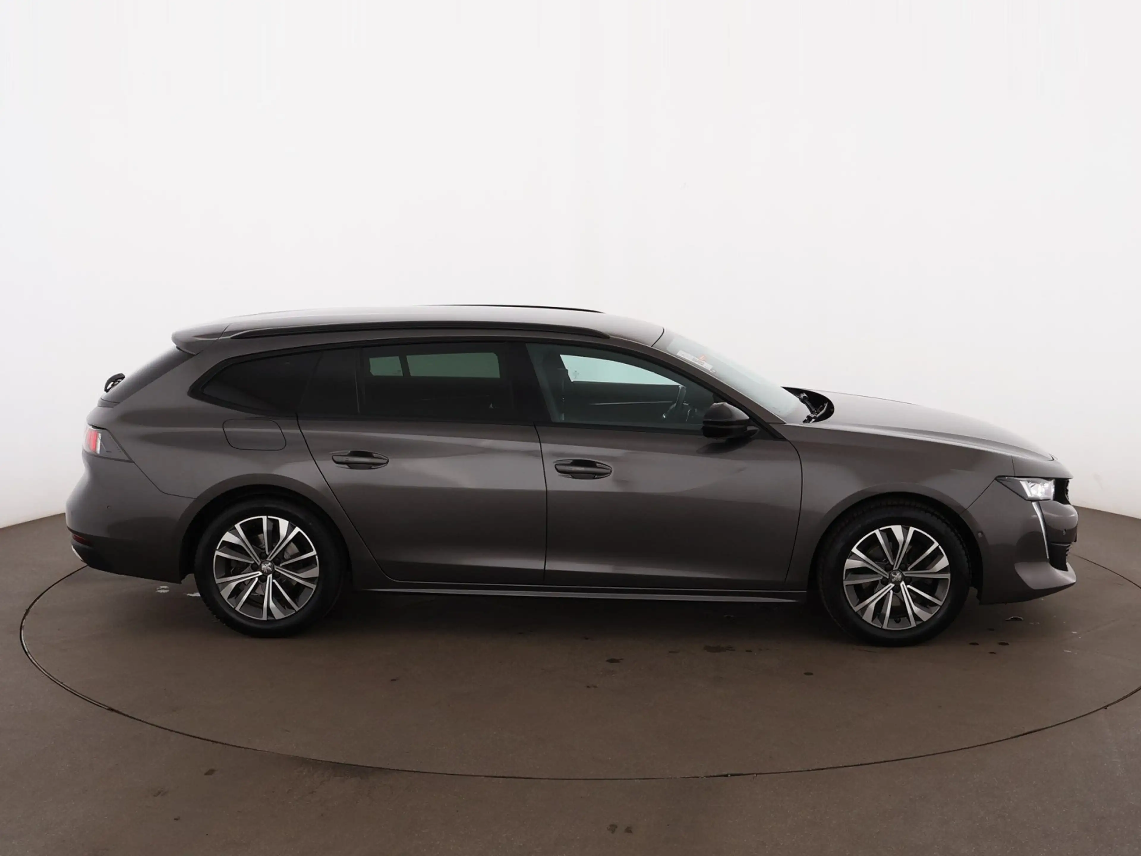 Peugeot 508 SW 1.5 BlueHDi 130 Allure Aut LED RADAR NAVI — photo 10