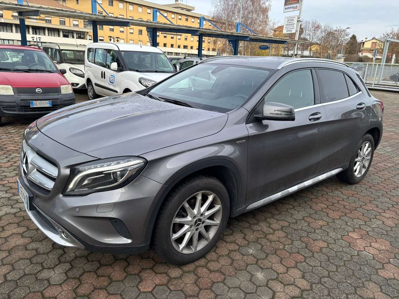 Mercedes-Benz GLA 180 d Business auto
