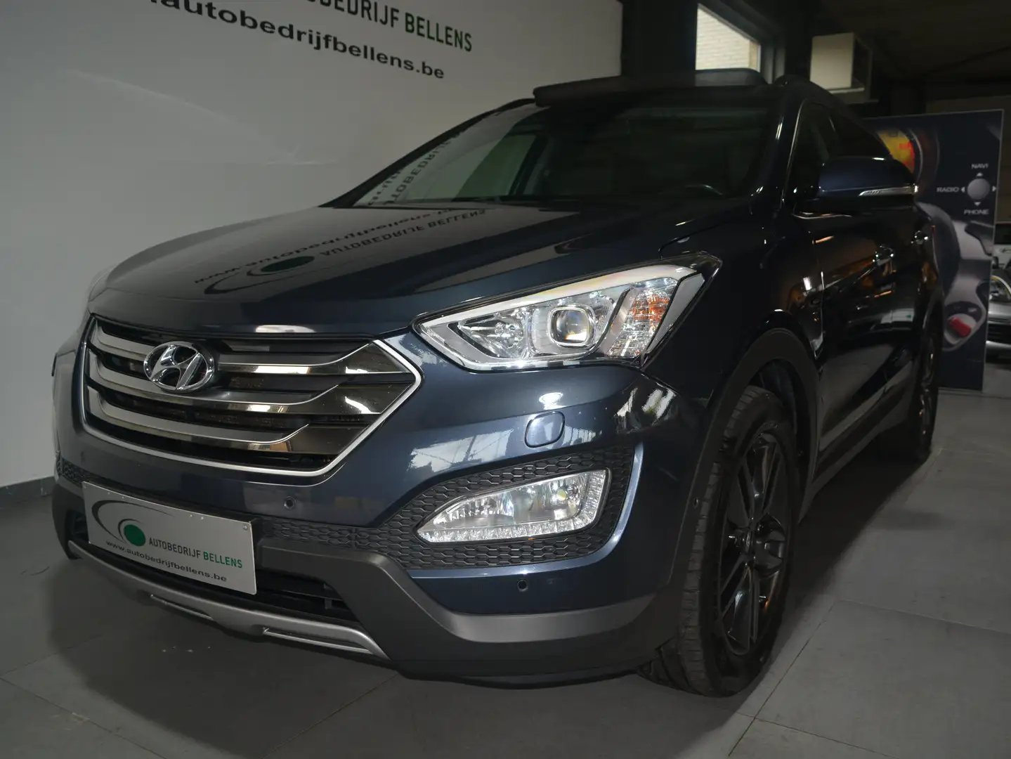 Hyundai SANTA FE 2.0 CRDi 4WD Executive PANORAMA / NAVI + CAMERA Šedá - 2