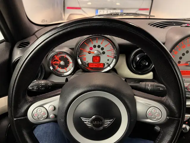 Mini Convertible view 7