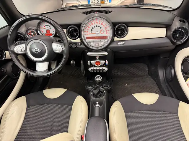 Mini Convertible view 9
