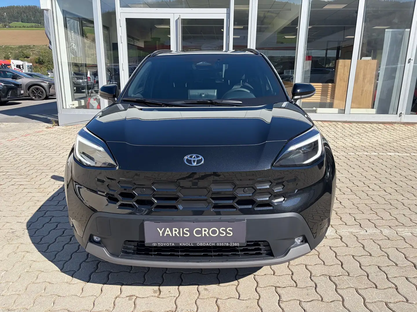 Toyota Yaris Cross Hybrid AWD-i Teamplayer Technikpaket Schwarz - 2