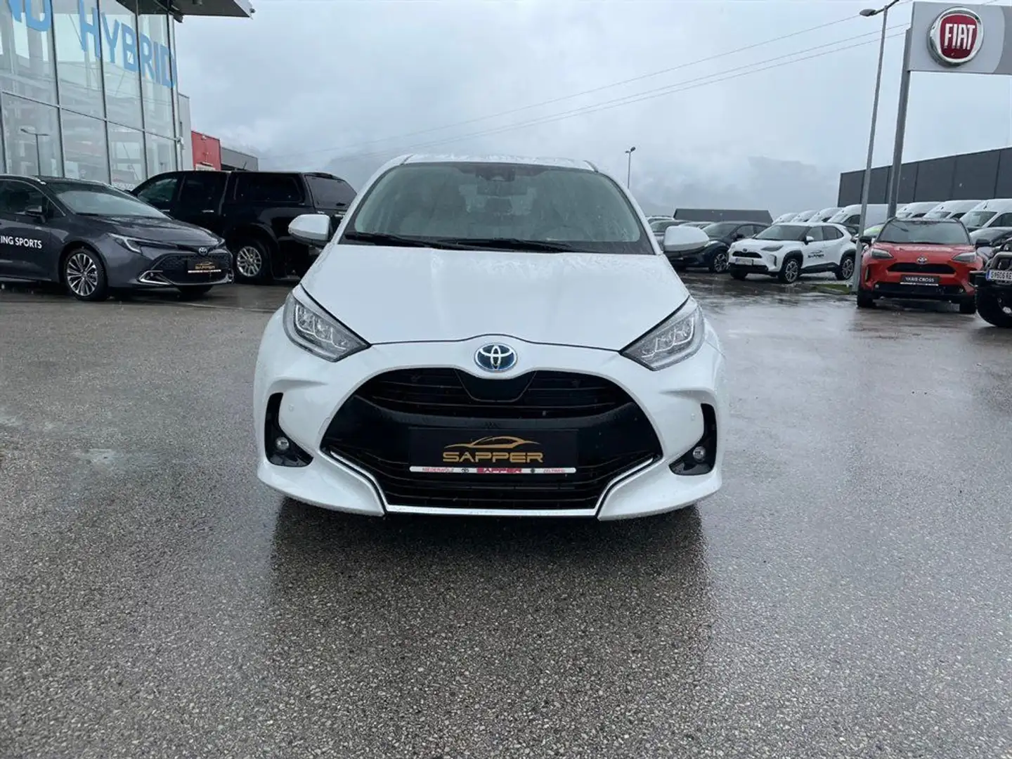 Toyota Yaris 1,5 VVT-i Hybrid Lounge Aut. Weiß - 2