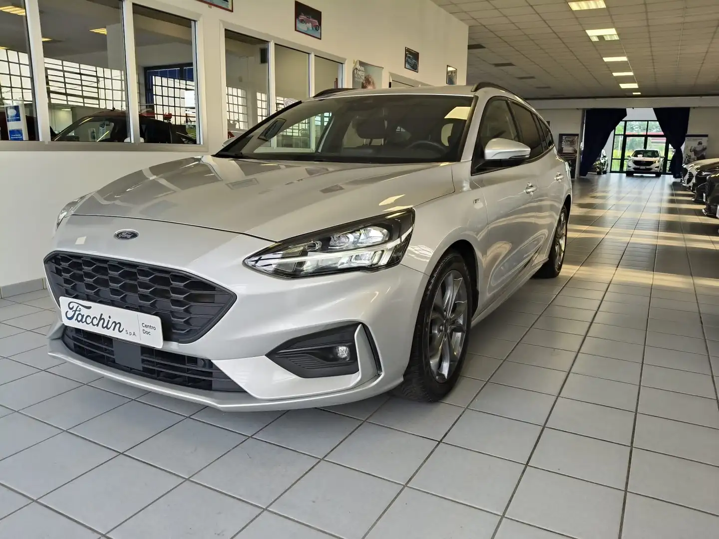 Ford Focus SW 2.0 Ecoblue 150cv ST-Line X A/T Argento - 1