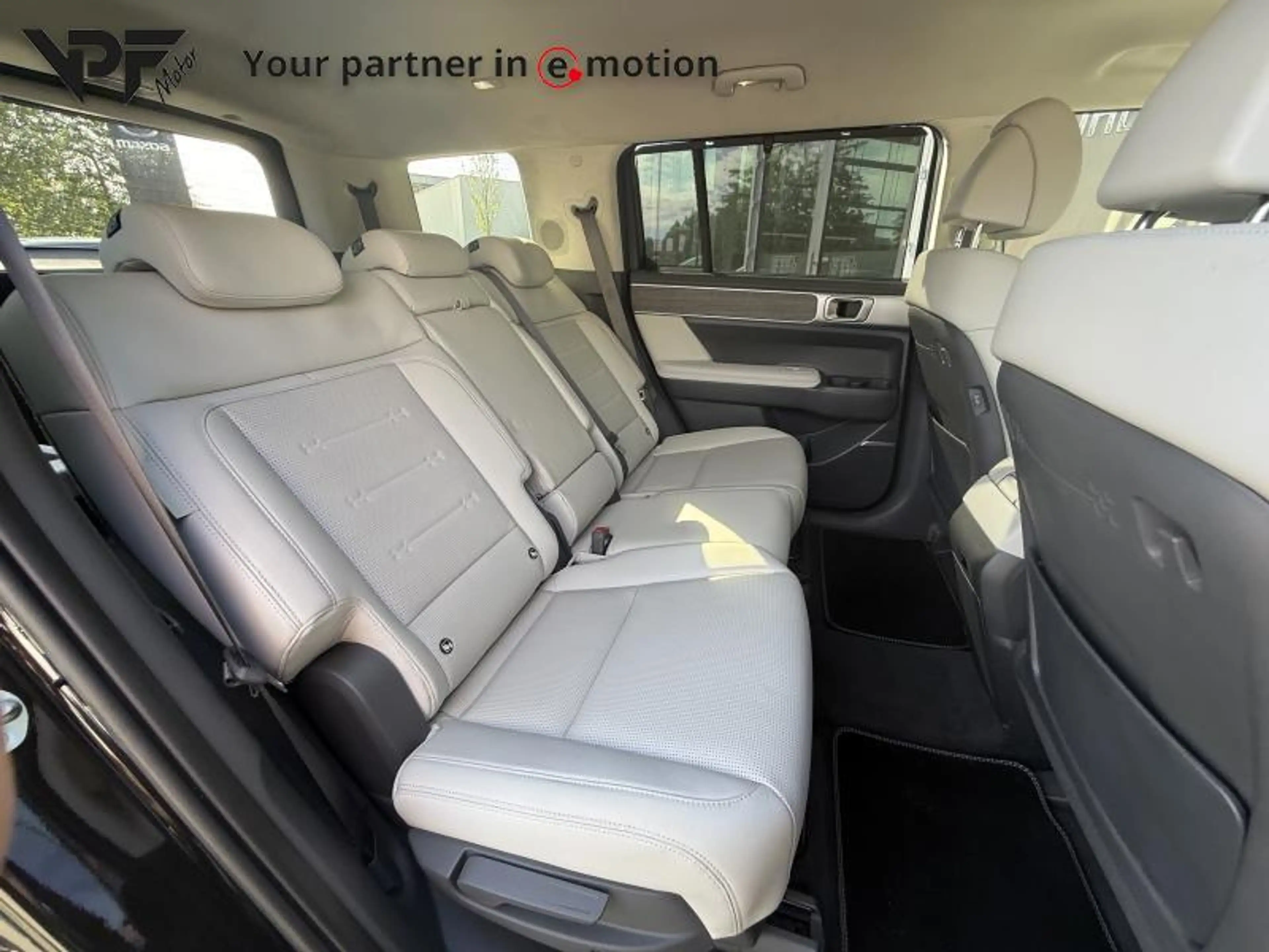 Hyundai SANTA FE Shine Hybrid 7 plaatser — photo 9