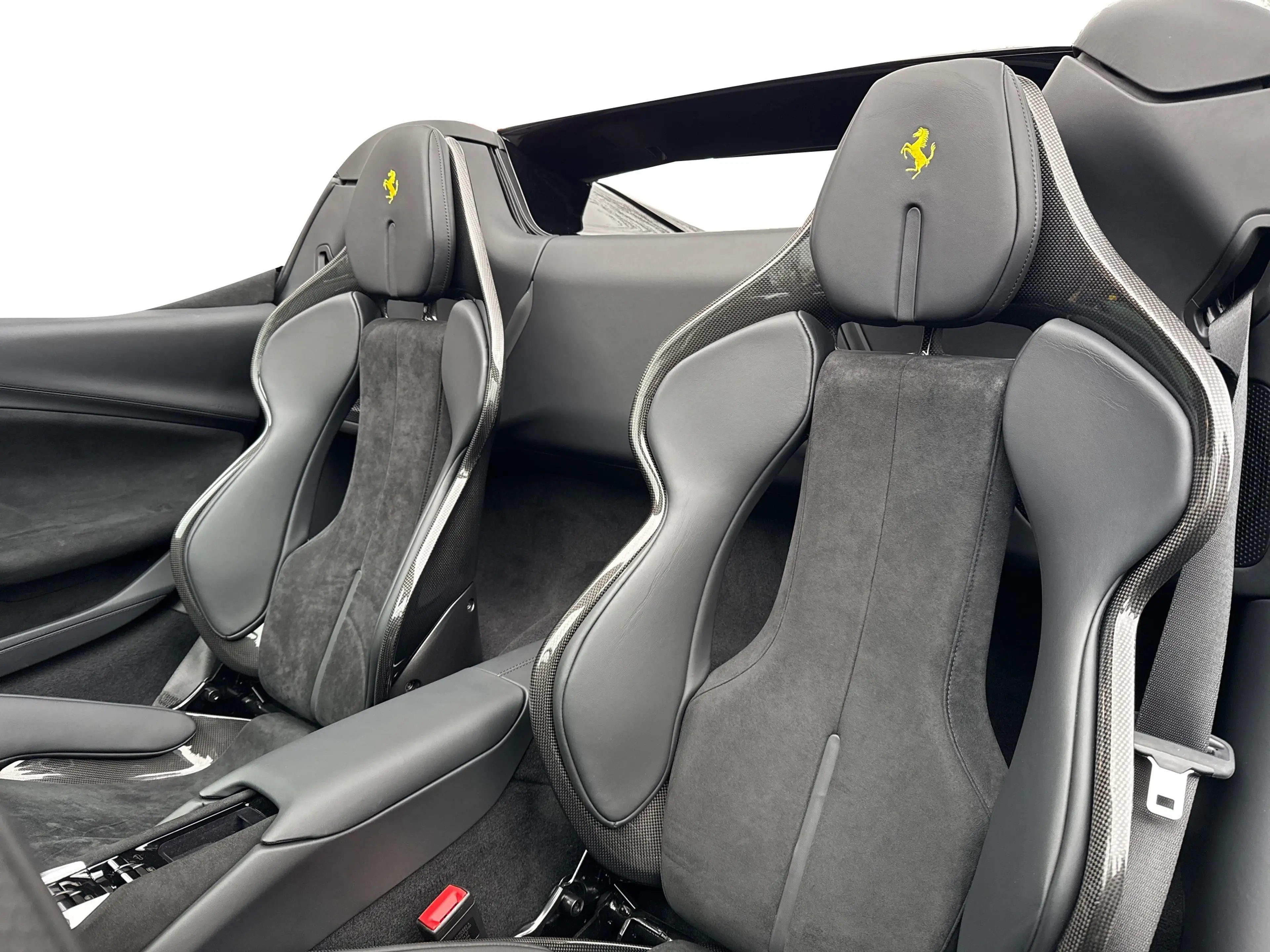 Ferrari 296 GTS *Embleme*Navi*PDC*Klima*Leder* — photo 15