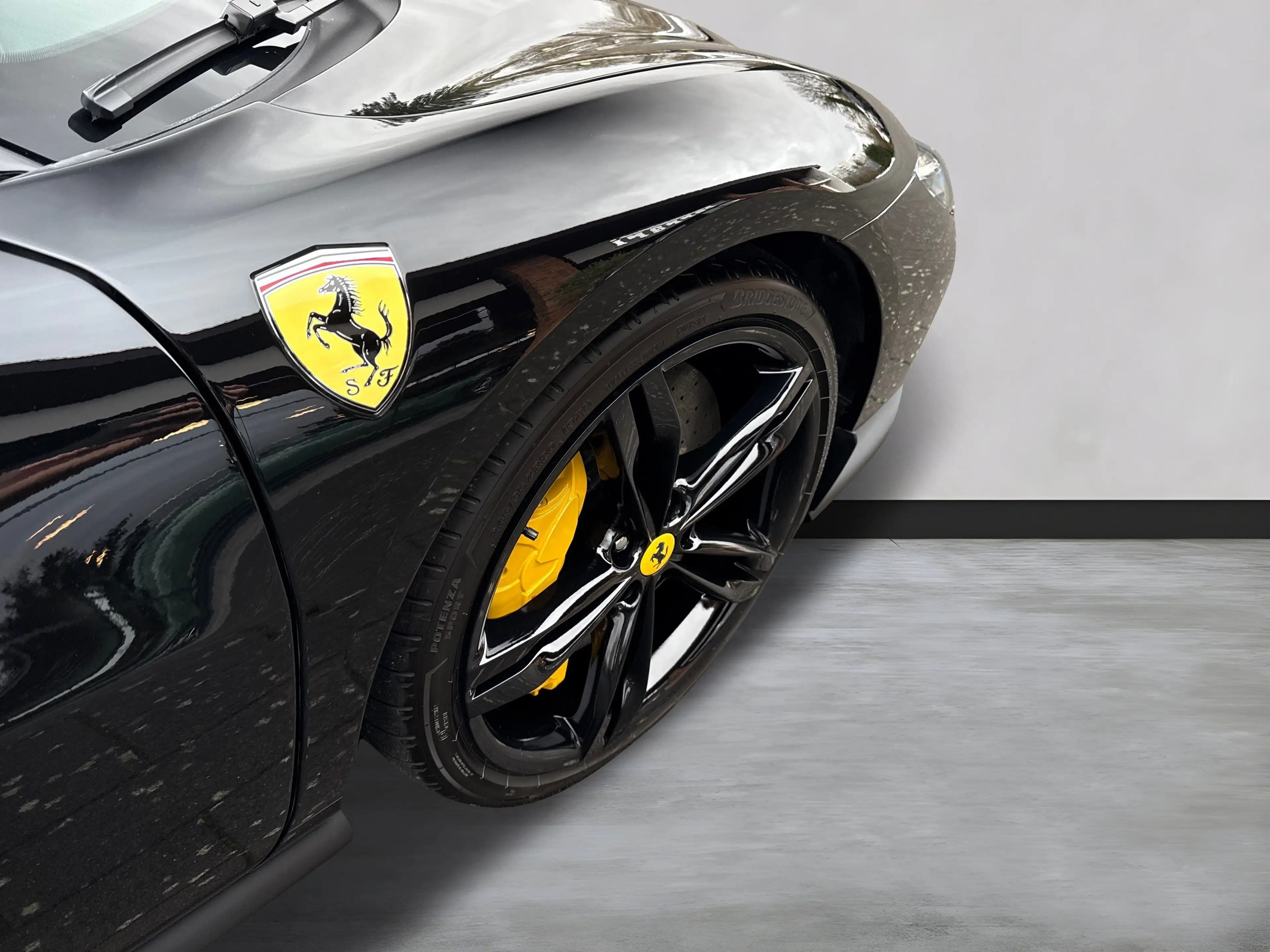 Ferrari 296 GTS *Embleme*Navi*PDC*Klima*Leder* — photo 11