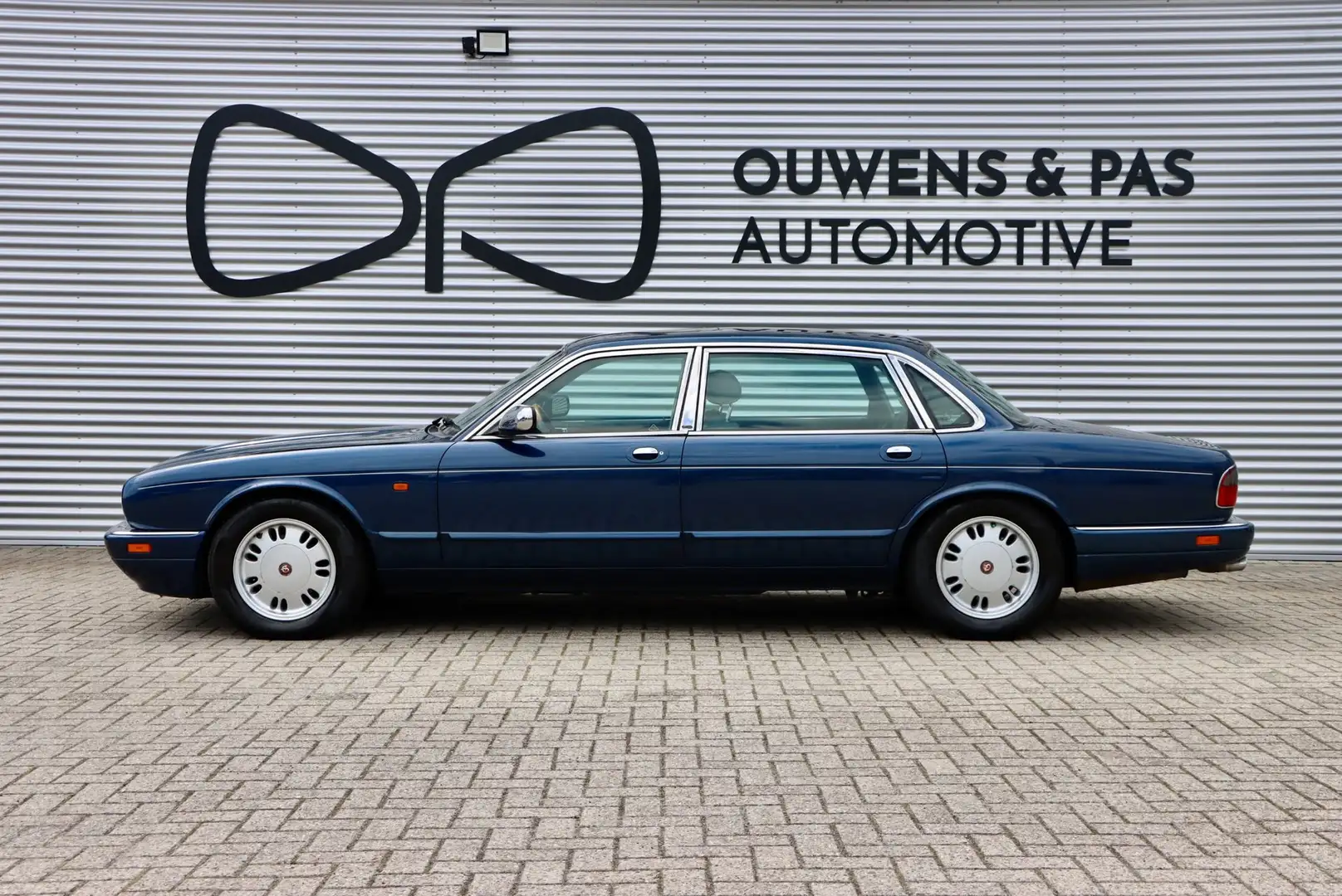 Daimler Six 4.0 | VERLENGD | DAKJE | APK T/M 12-2027 Blau - 2