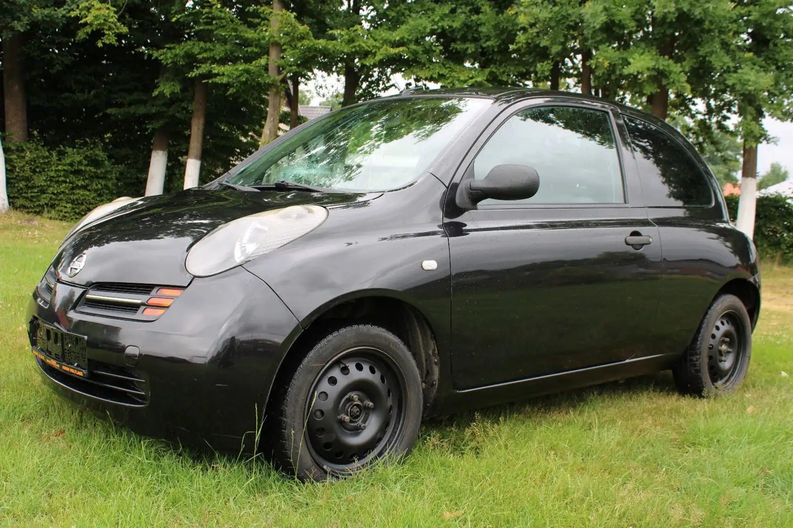 Nissan Micra Visia Schwarz - 1