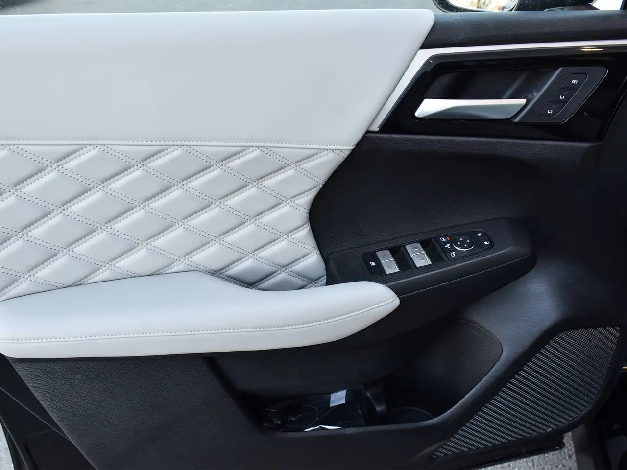 Mitsubishi Outlander снимка Mitsubishi Outlander