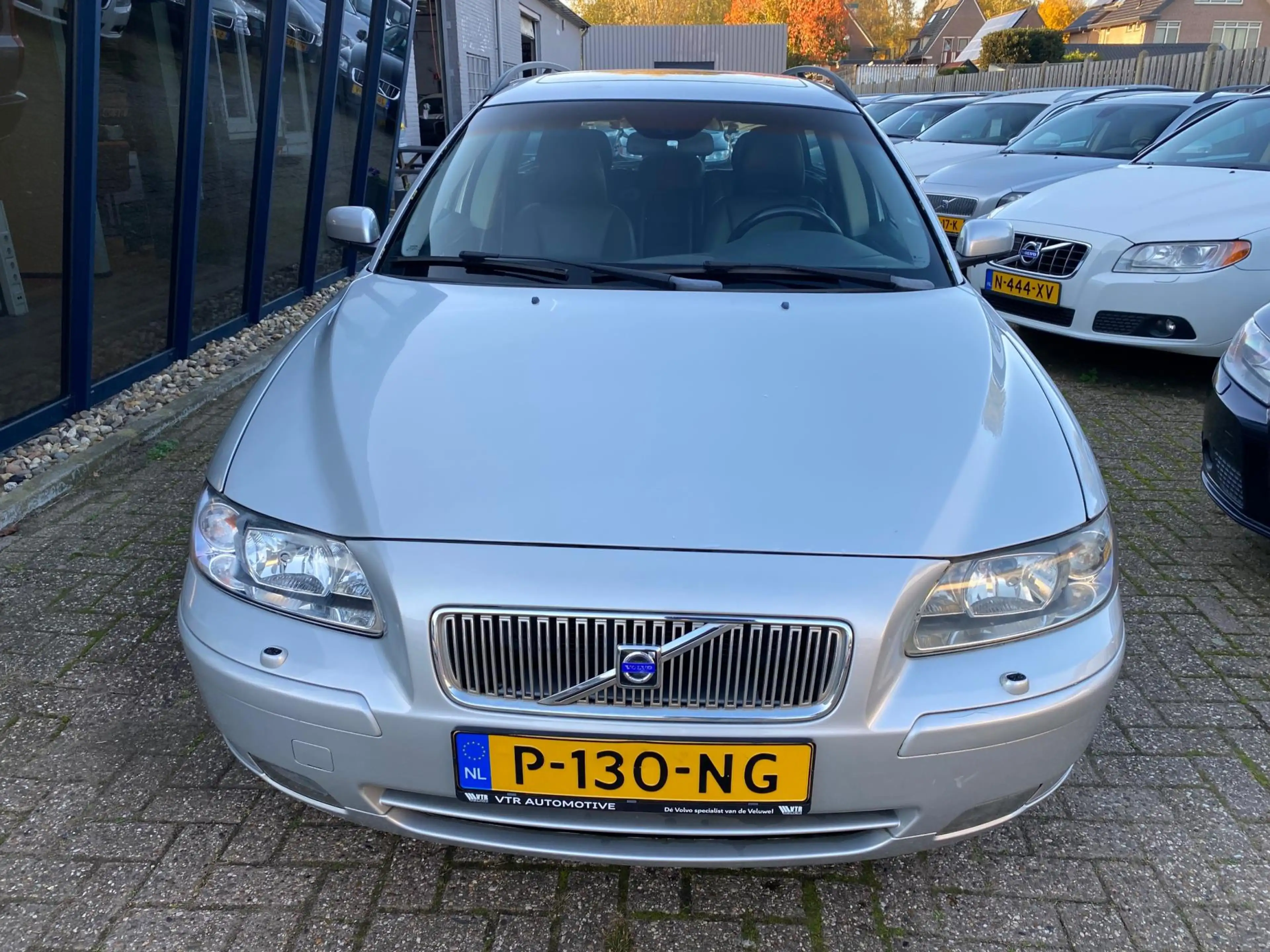 Volvo V70 2.4 Momentum LEER / SUNROOF / PDC / TREKHAAK — photo 8