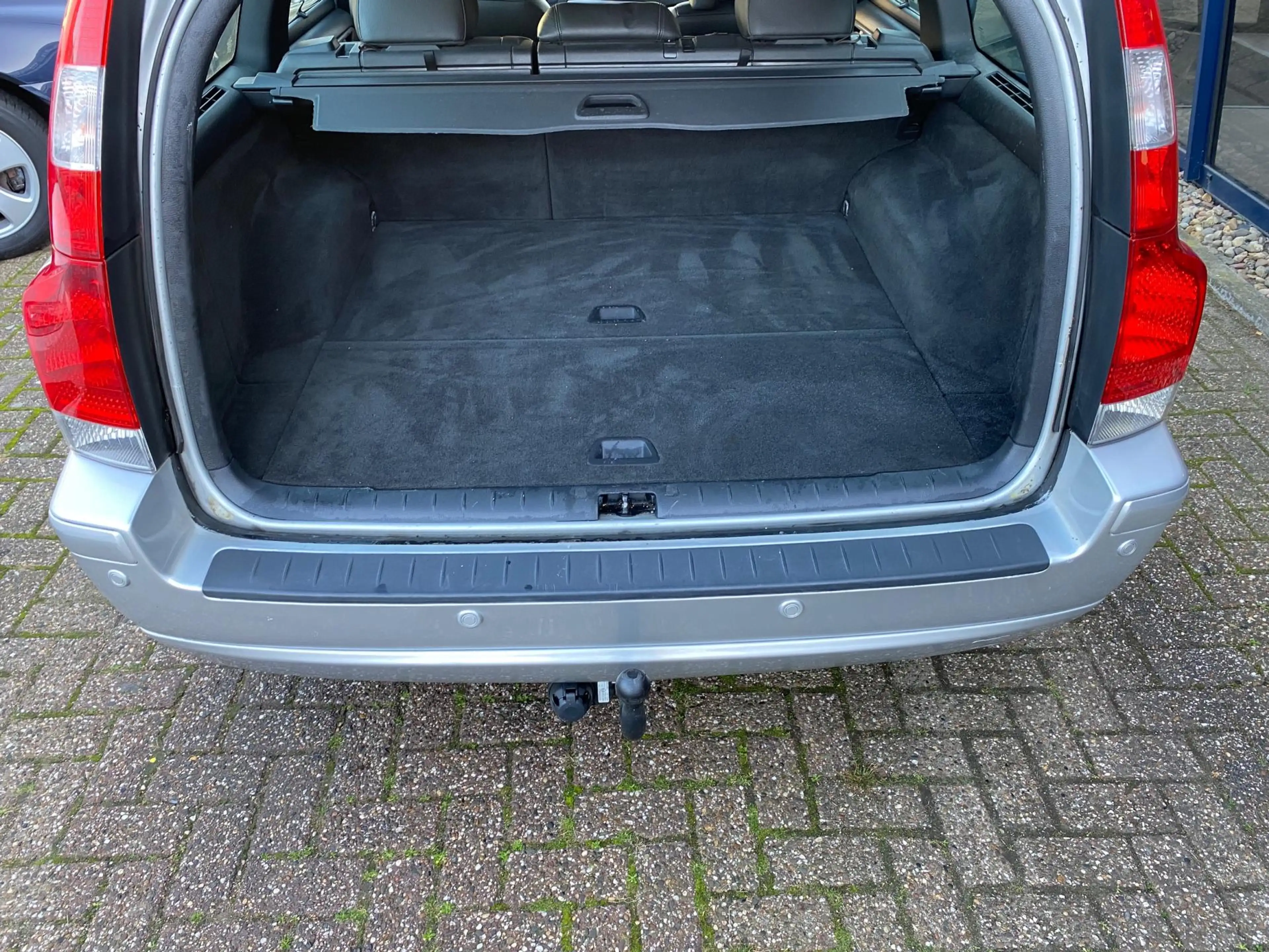 Volvo V70 2.4 Momentum LEER / SUNROOF / PDC / TREKHAAK — photo 15