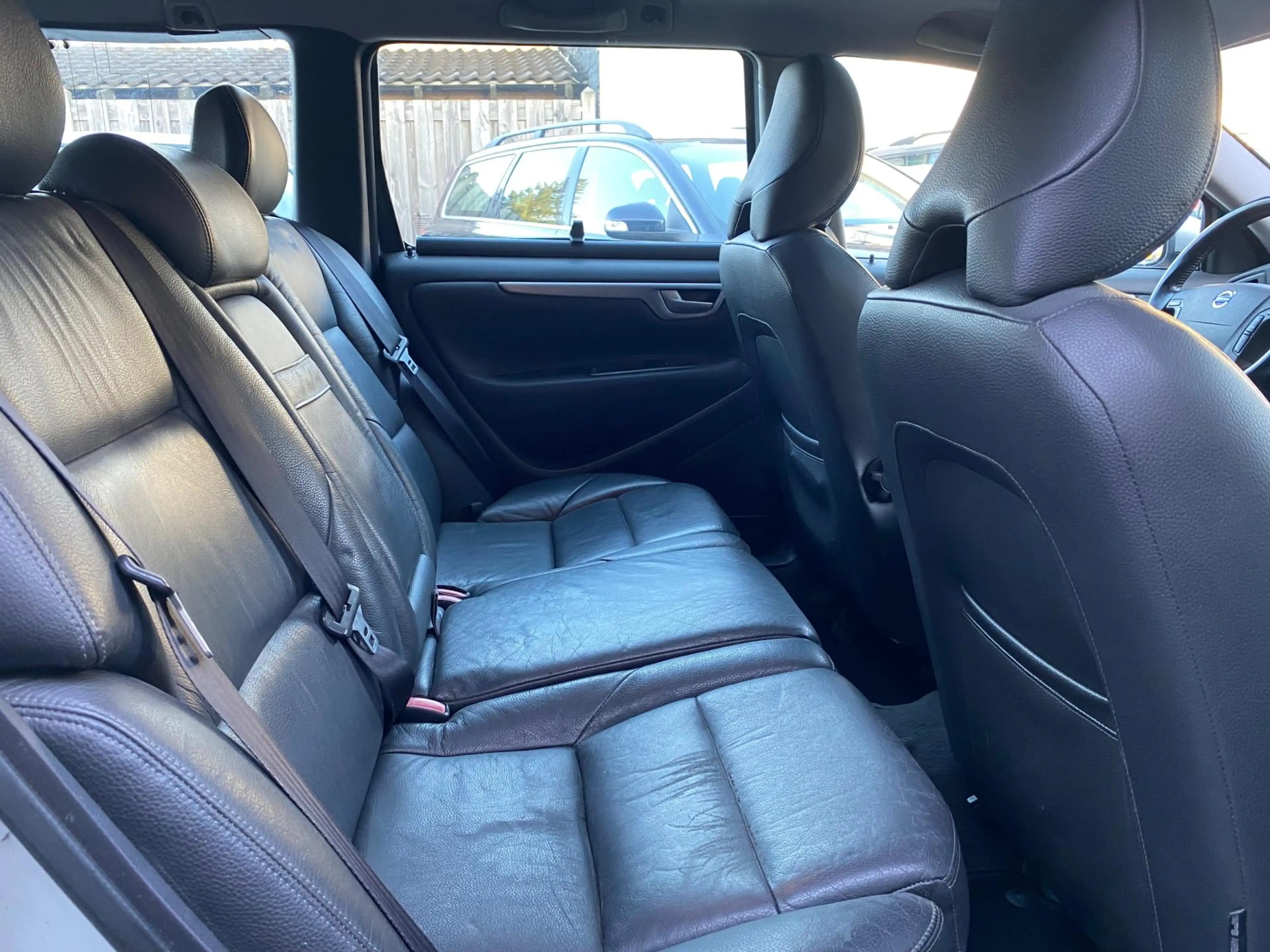 Volvo V70 2.4 Momentum LEER / SUNROOF / PDC / TREKHAAK — photo 11